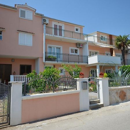Apartments And Room Zinka Vodice Dış mekan fotoğraf