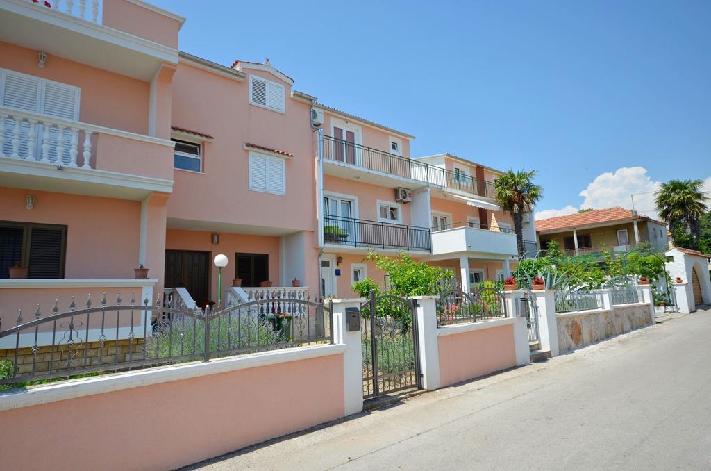 Apartments And Room Zinka Vodice Dış mekan fotoğraf