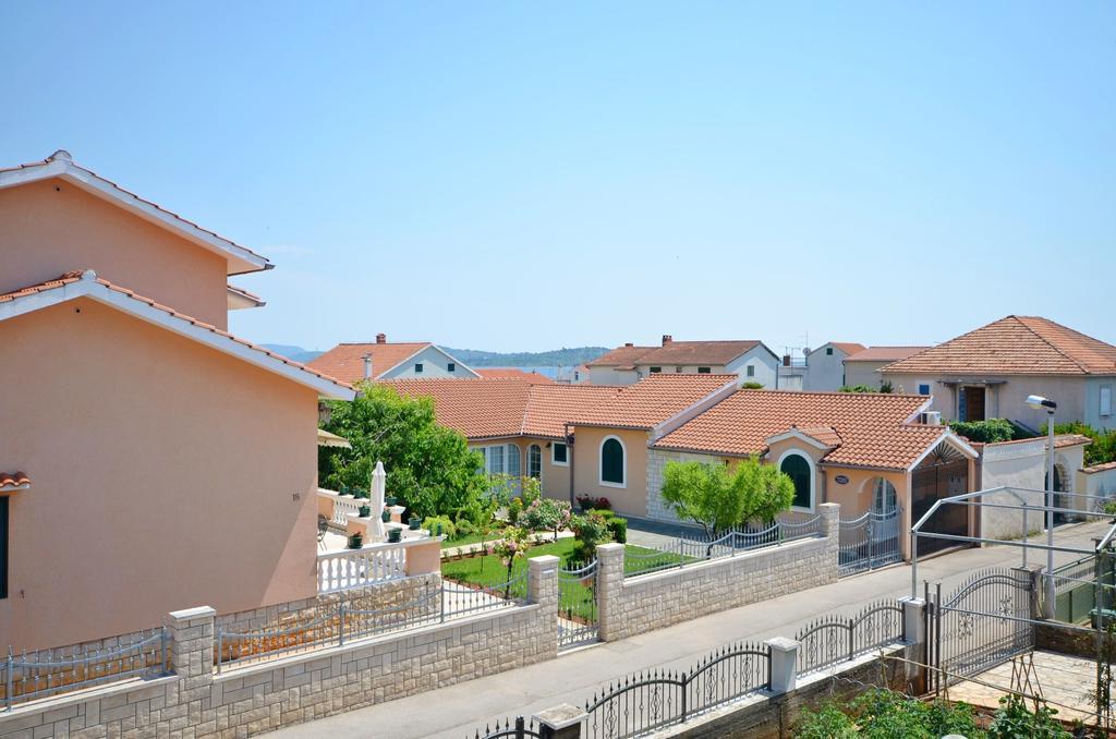 Apartments And Room Zinka Vodice Dış mekan fotoğraf